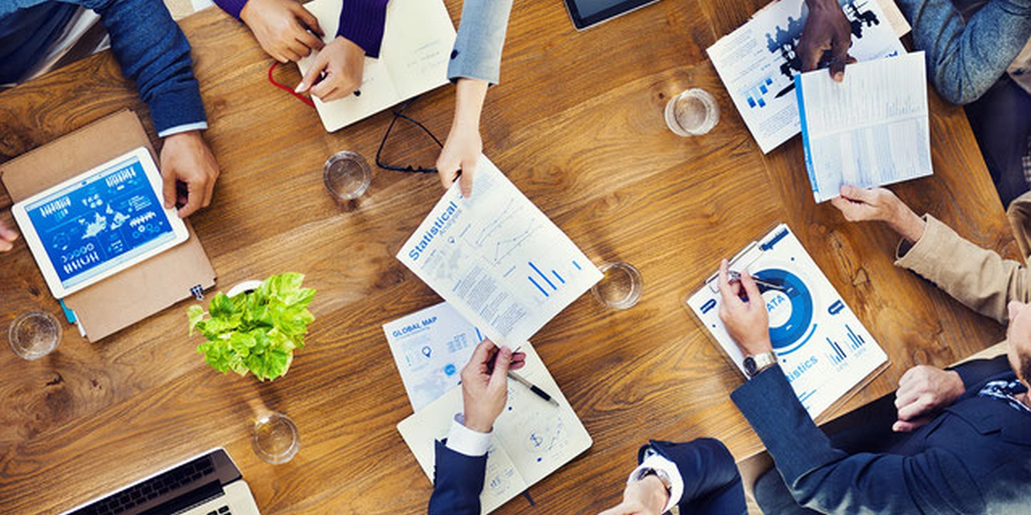 Internationaler Sprachservice Osnabrück, Besprechung von statistischen Diagrammen in einer Sitzung